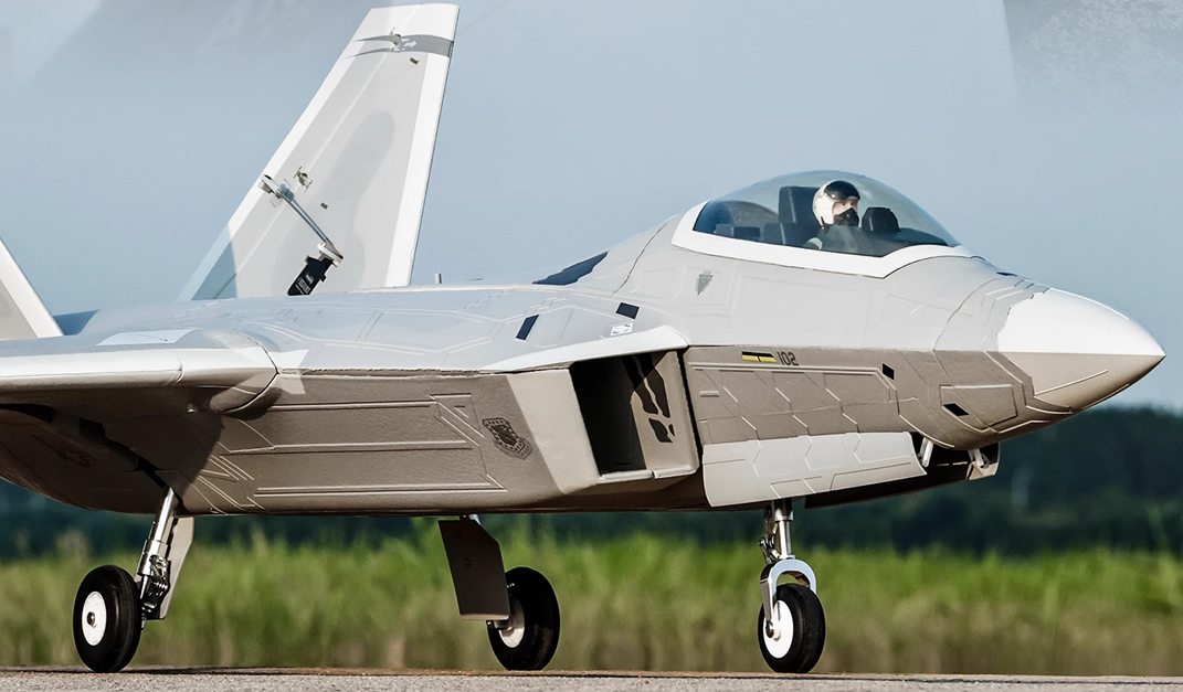 Freewing F-22 Raptor 70mm EDF ARF Plus Jet 