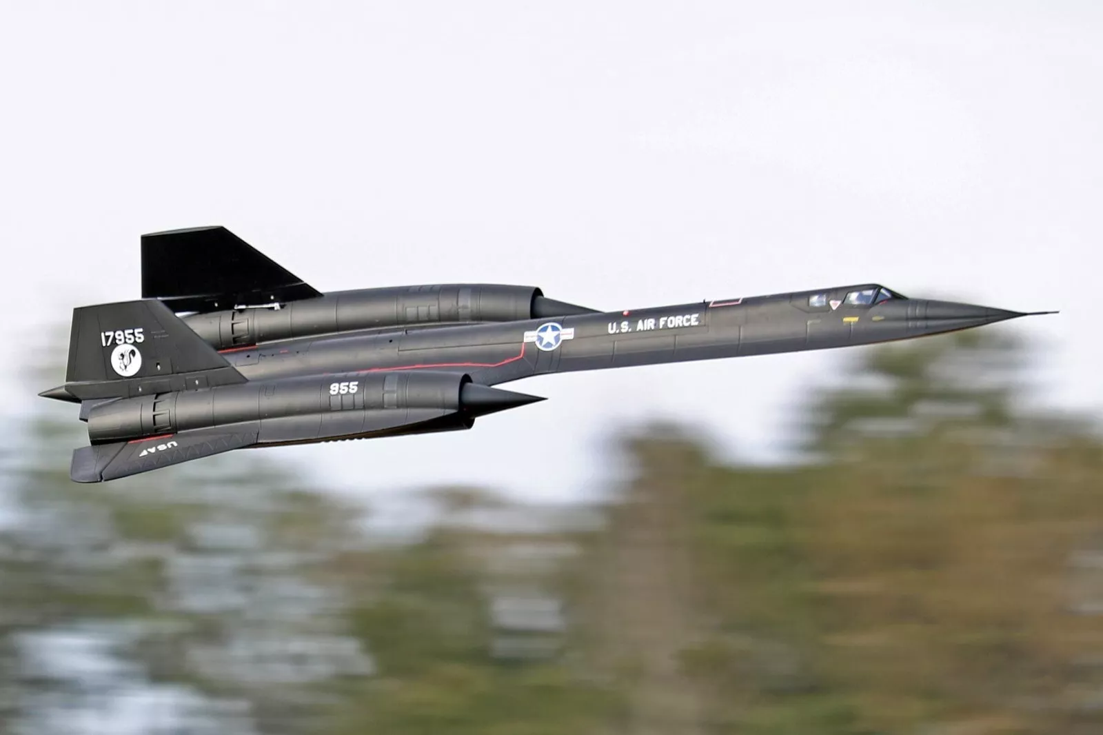  unboxing and assembly of the Freewing SR-71 Blackbird Twin 70mm EDF RC Jet